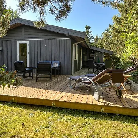 3 Bedroom Stunning In * كالوندبورج