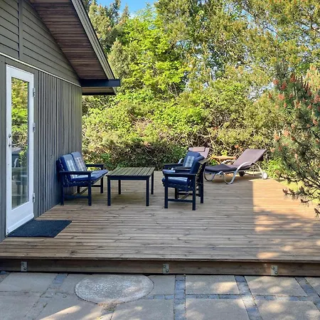 بيت للعطل 3 Bedroom Stunning In