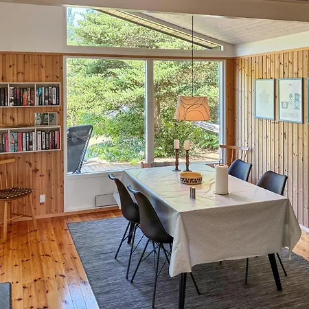 3 Bedroom Stunning In * كالوندبورج